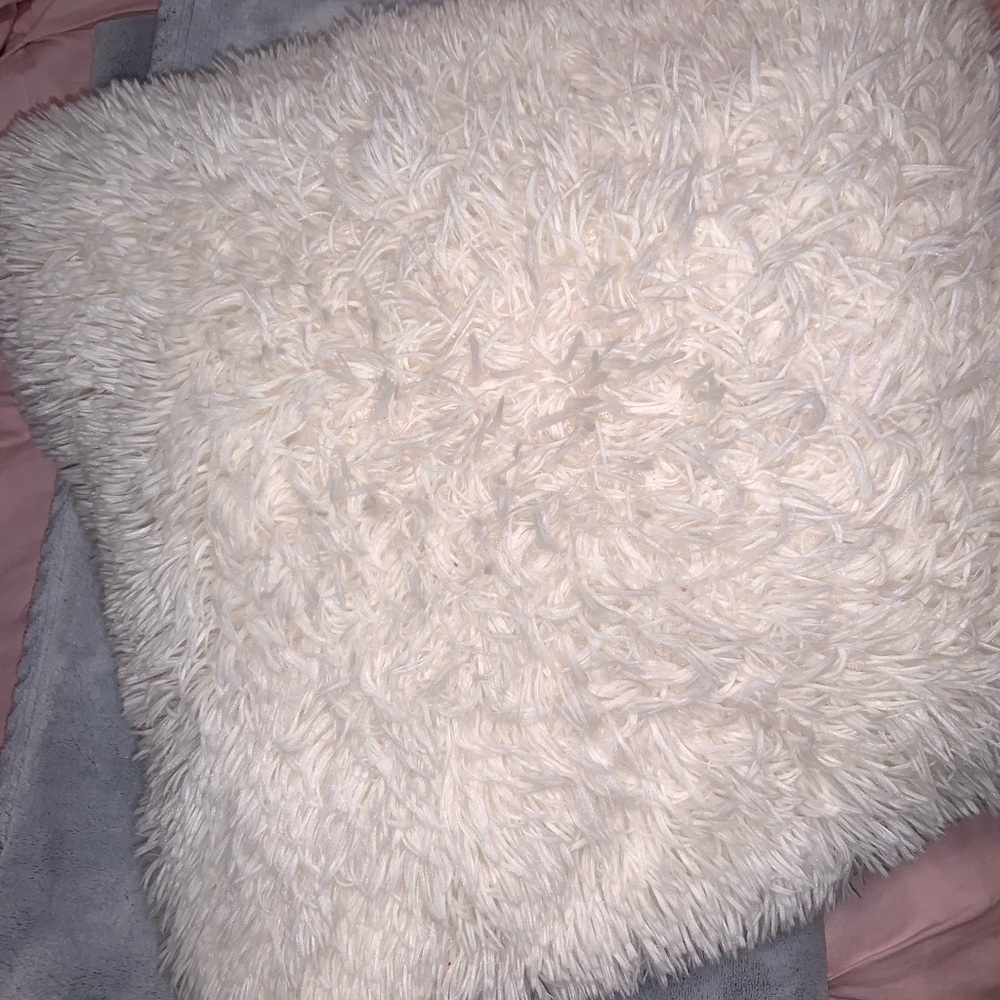Luxurious White Shaggy Pillow and Plush Blanket
